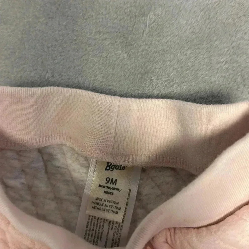 OshKosh B'gosh - pull on sweatpants/joggers. Size 9 months - Picture 3 of 4
